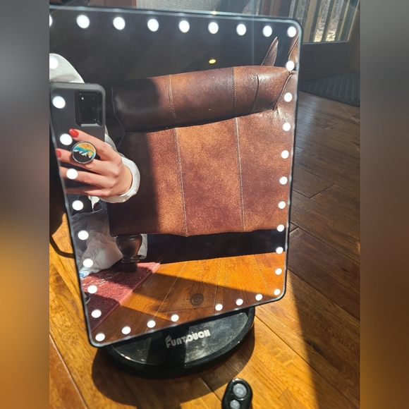Lighted Adjustable Vanity Mirror - Picture 1 of 7